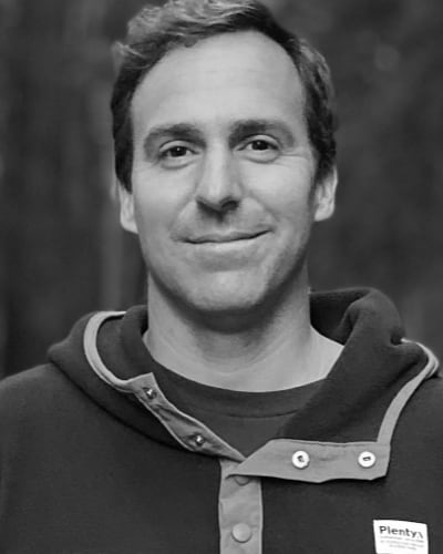 Artiste associé: Jean Michel Péloquin